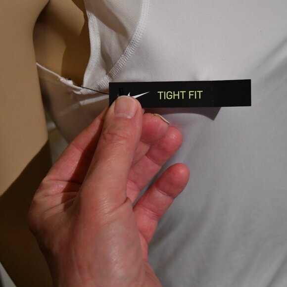 Women's Nike Dry Pull over tight Fit white Tank top new with tags XS-Small - Picture 3 of 9